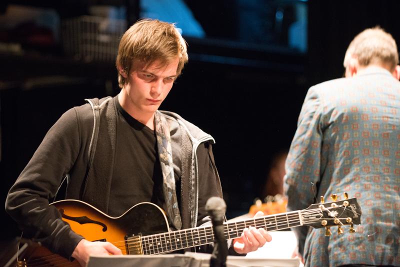  20130430_PB8_4978.JPG </br >Sant Annæ Big Band og MGK hold, Jazzhouse April 2013</br > <small> 2013-04-30 21:48</br >NIKON D800 + 70.0-200.0 mm f/2.8<br /> 130mm 1/60s f/3.2 ISO 6400</small>