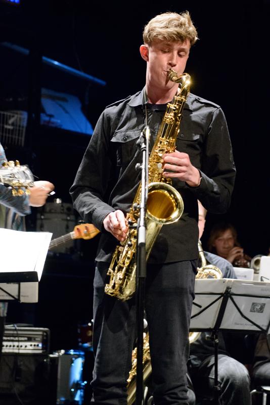  20130430_PB8_4984.JPG </br >Sant Annæ Big Band og MGK hold, Jazzhouse April 2013</br > <small> 2013-04-30 21:52</br >NIKON D800 + 24.0-70.0 mm f/2.8<br /> 70mm 1/80s f/4 ISO 6400</small>