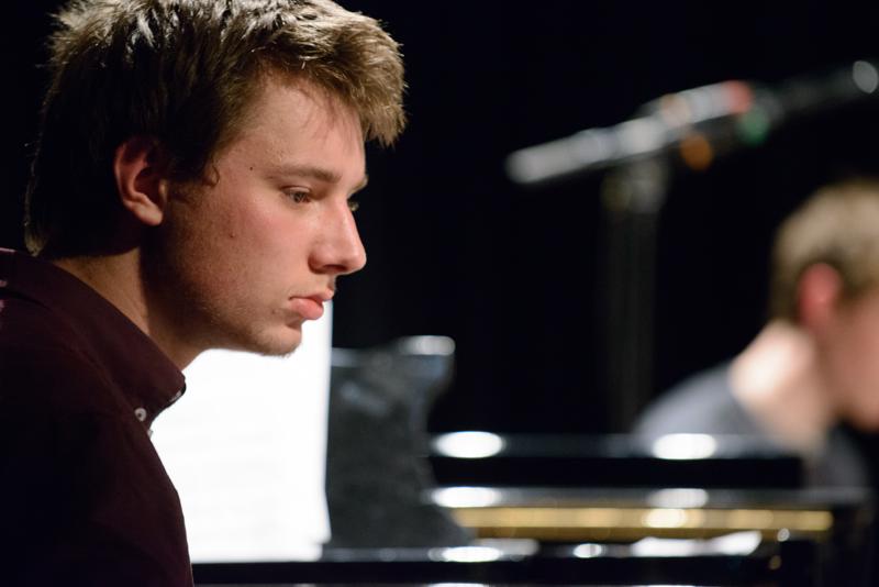  20130430_PB8_4992.JPG </br >Sant Annæ Big Band og MGK hold, Jazzhouse April 2013</br > <small> 2013-04-30 21:55</br >NIKON D800 + 70.0-200.0 mm f/2.8<br /> 200mm 1/50s f/2.8 ISO 6400</small>