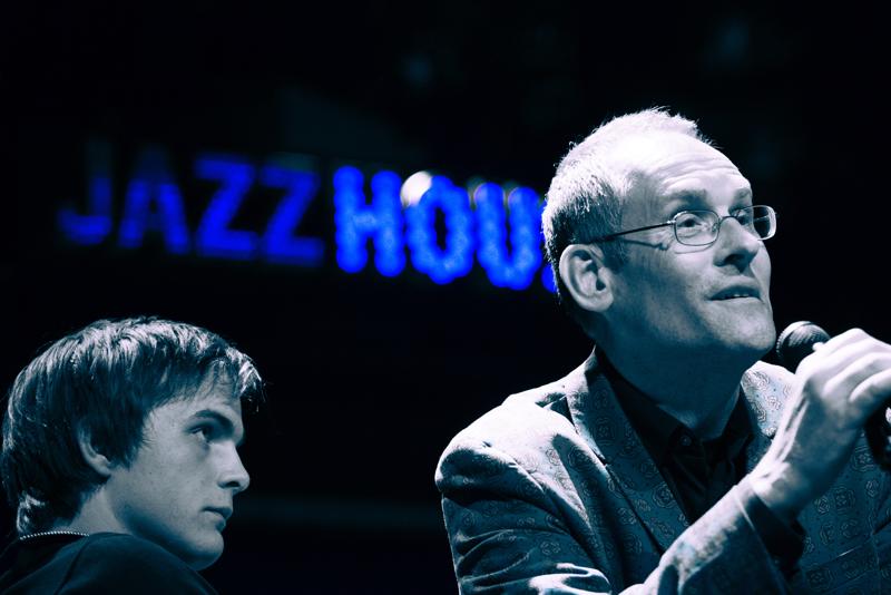  20130430_PB8_4999.JPG </br >Sant Annæ Big Band og MGK hold, Jazzhouse April 2013</br > <small> 2013-04-30 21:57</br >NIKON D800 + 70.0-200.0 mm f/2.8<br /> 116mm 1/125s f/2.8 ISO 3600</small>